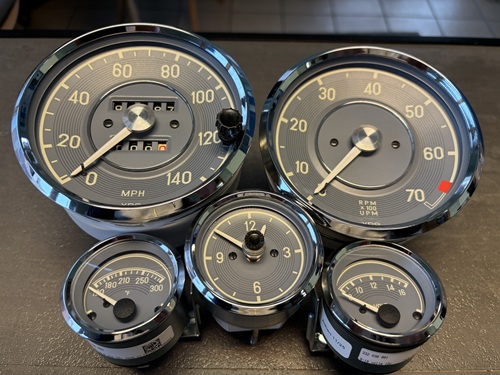 Mercedes Pagode Instrumente Sonderanfertigung